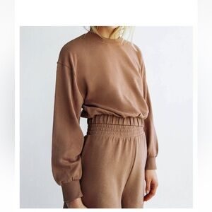 Sold ❌❌Zara Set cropped sweatshirt and pants size S